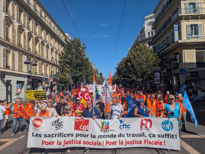 jeudi 18 septembre à Nice, l'appel intersyndical à réunis la CFDT, CGT, FO, CFE-CGC, CFTC, UNSA et FSU. Le cortège de la CFDT menant la marche à Jean Médecin jusqu'à la place Masséna