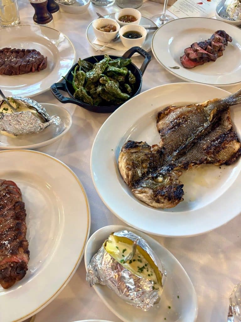 Une photo des plats du restaurant.