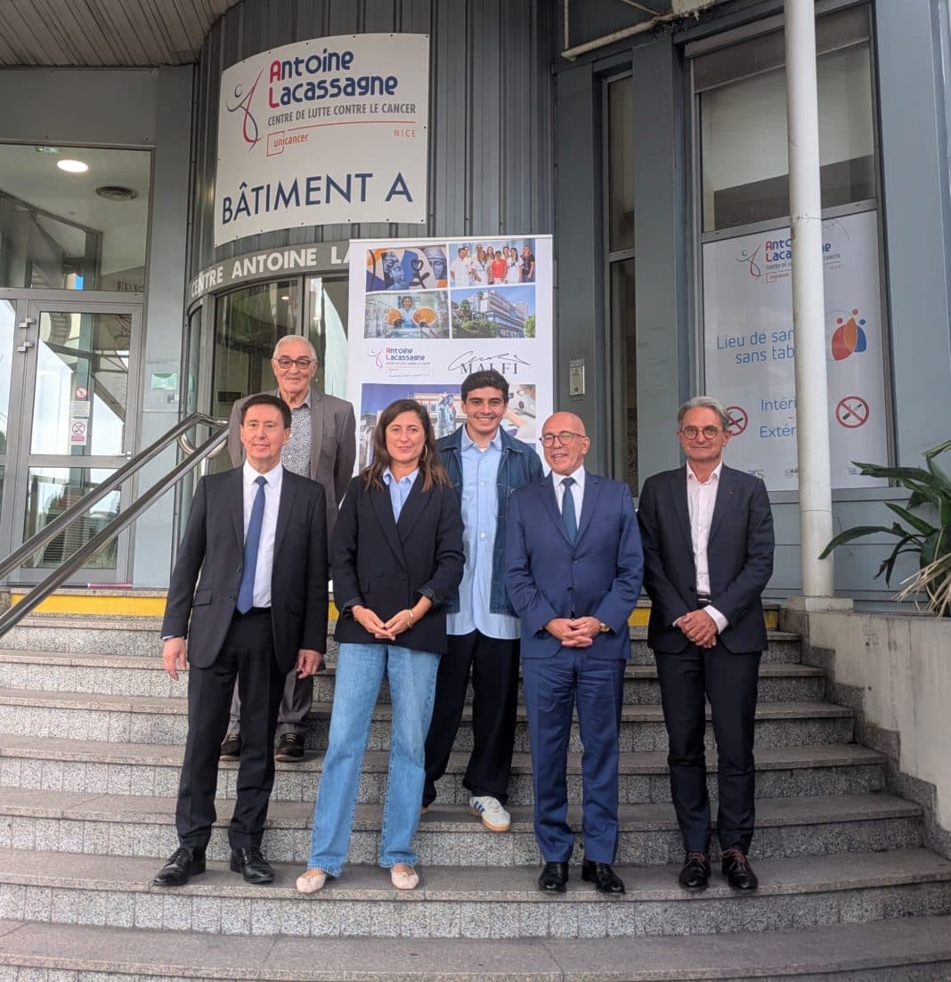 César Malfi, Emmanuel Barranger, directeur du Centre Antoine Lacassagne et Éric Ciotti, présents pour l'inauguration des fresques de l'artiste niçois César Malfi sur la façade du Centre hospitalier