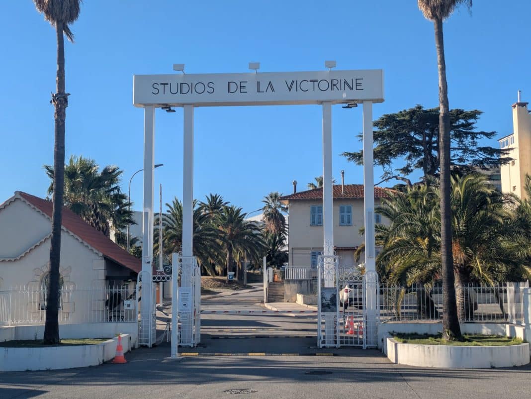 l'entrée des studios de la victorine, à nice