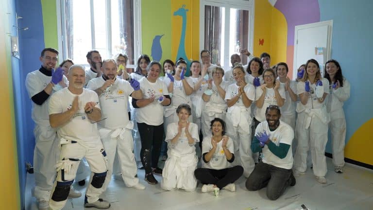 Carole Lombardo signe une fresque à l’hôpital Lenval pour le Téléthon