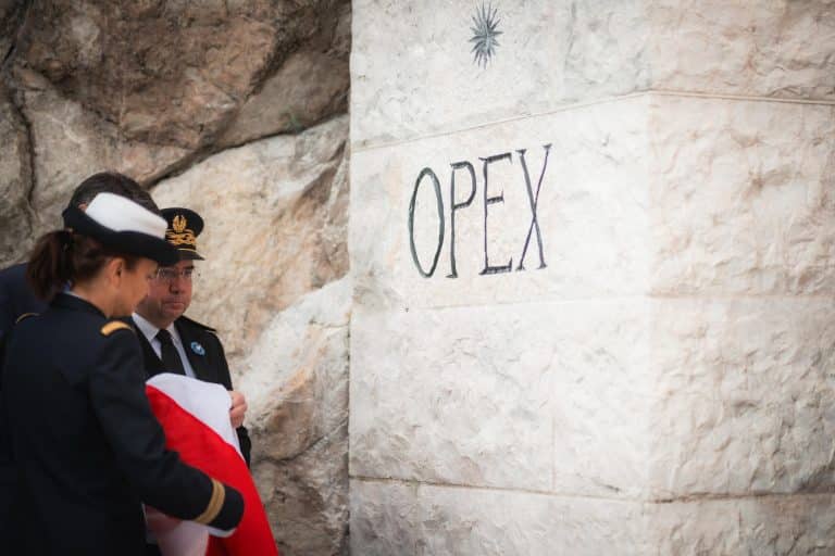 Le monument au mort de Nice Rauba Capeù avec la gravure OPEX.