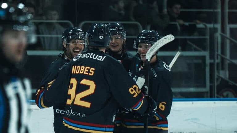 Les Aigles de Nice sur la patinoire de Jean Bouin.