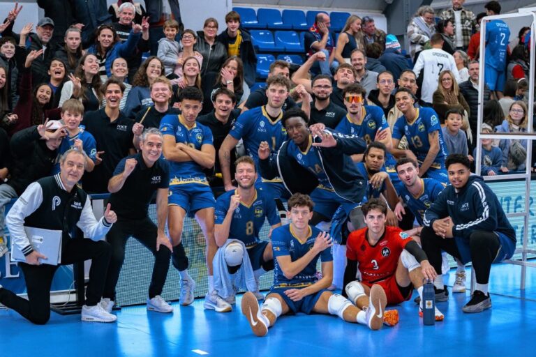 photo de groupe des joueurs de Nice volley ball