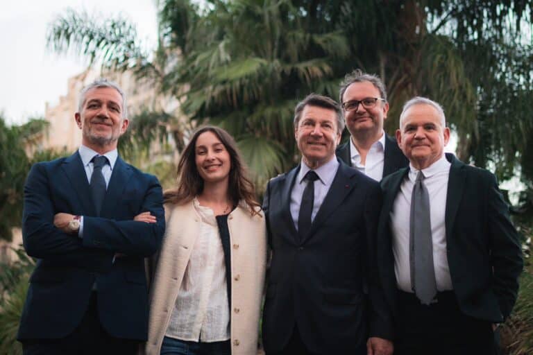 Le maire sortant Christian Estrosi avec sa nouvelle équipe santé pour les municipales 2026