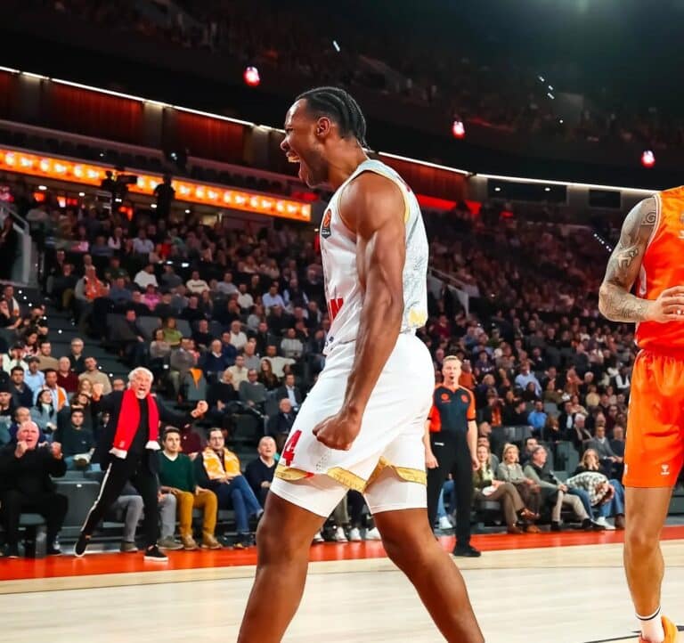 Un joueur de la Roca Team exulte après le match contre Valencia.