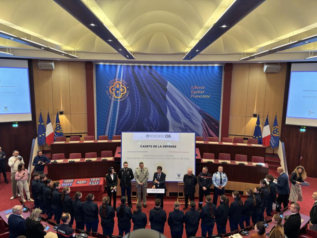 Opening of the ceremony for awarding badges to the Defense cadets. With Charles Ange Ginésy and the Deputy Prefect of Alpes-Maritimes.