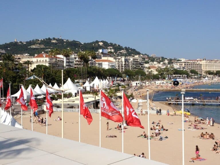 La ville de Cannes pendant le festival.
