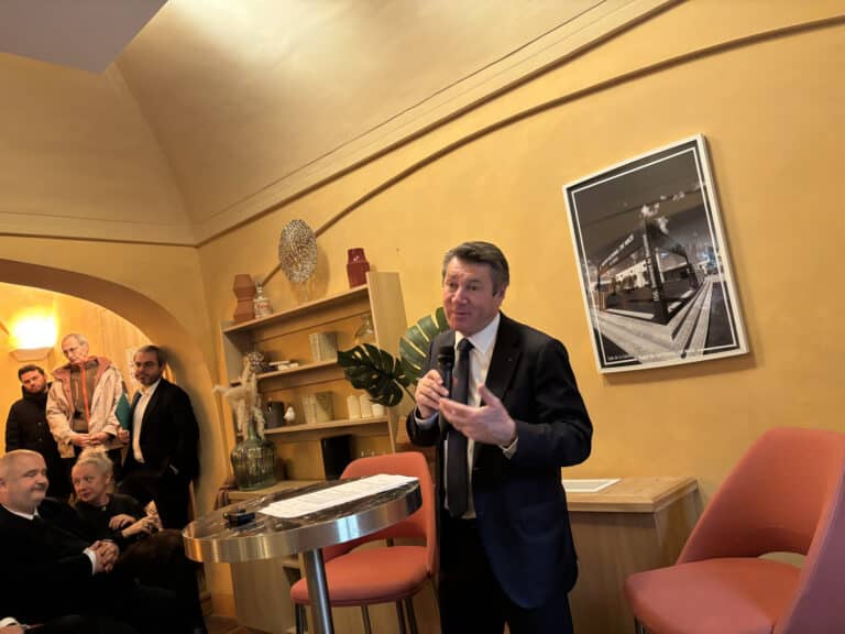 Christian Estrosi au Café des franscicains pour la présentation du projet culture du prochain mandat.