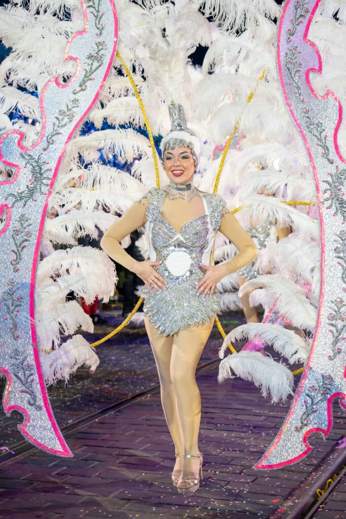 Danseuse du carnaval de Nice 2026