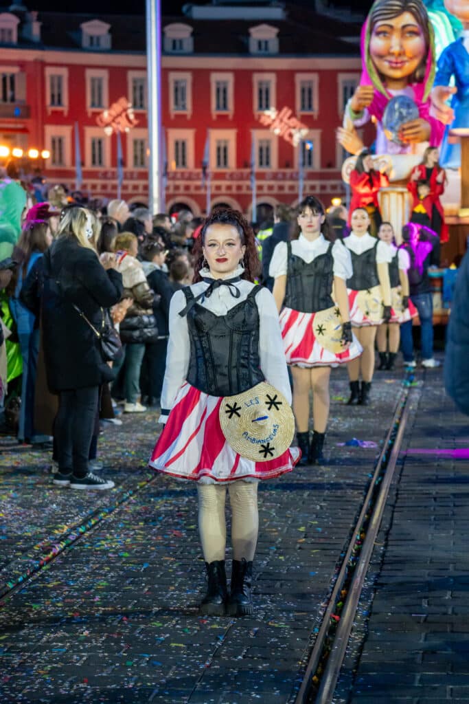 Danseuse du carnaval de Nice 2026