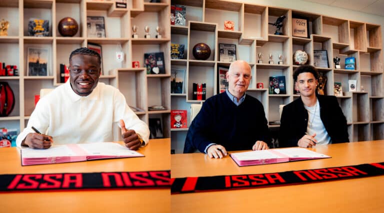Les deux nouvelles recrues de l'OGC Nice, Brad-Hamilton Mantsounga et Everton entre le co-président Maurice Cohen.