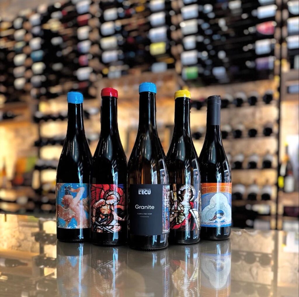 Pinot et Chardo : la cave aux 700 références à déboucher