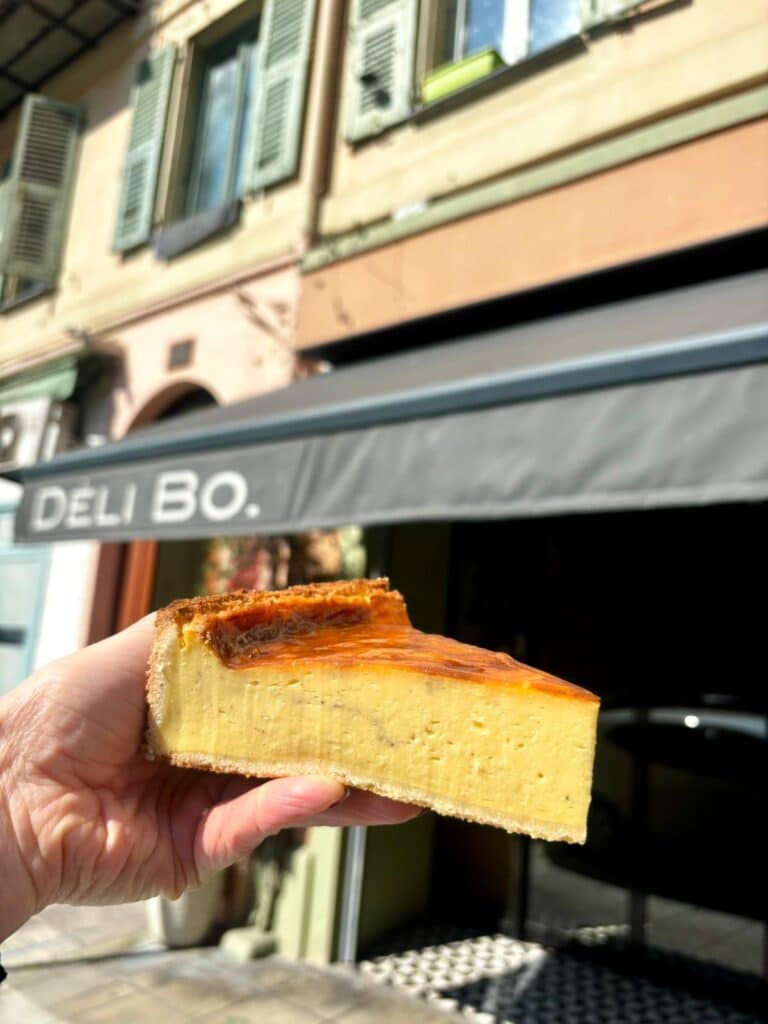 A pastry flan from Delibo