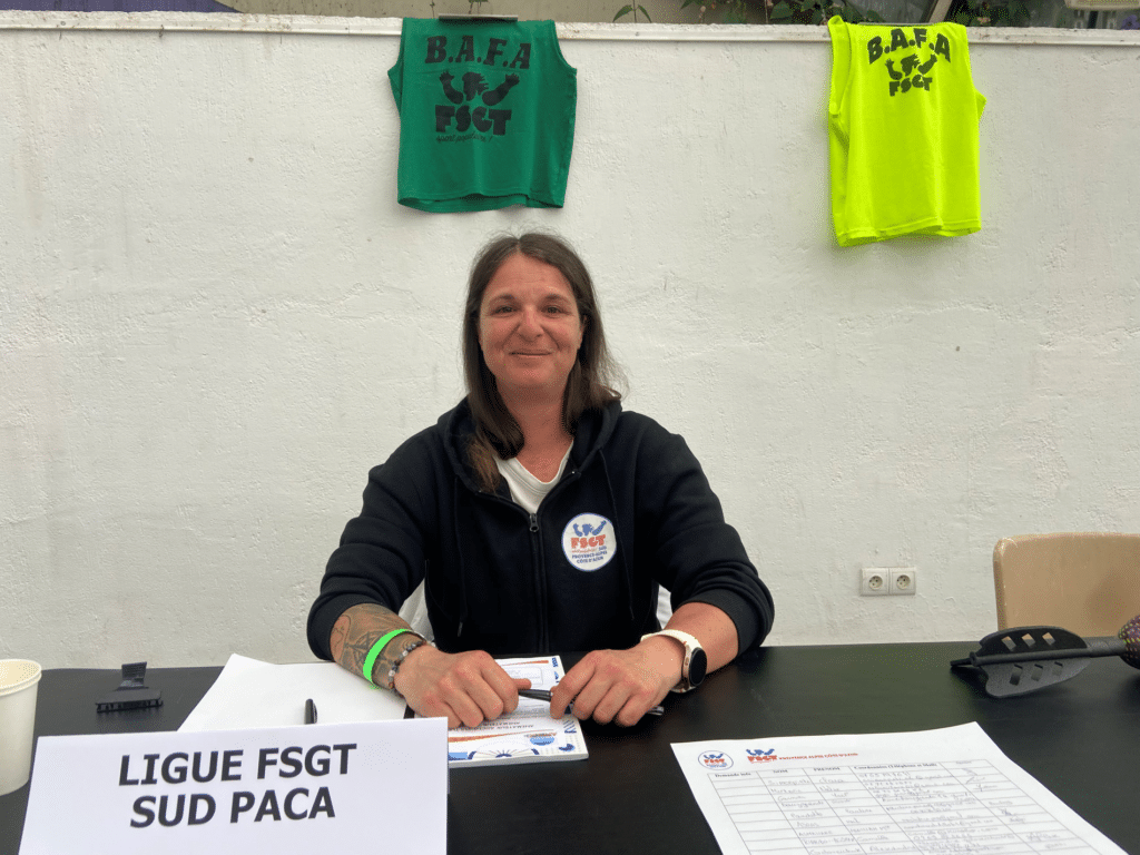 Nathalie Watrin, responsable de la FSGT 06, au forum "Tu fais quoi cet été ?" au Parc Phoenix.