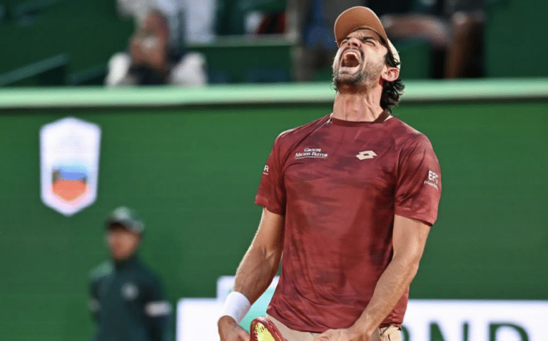 Le joueur de tennis monégasque Valentin Vacherot après sa victoire au Masters 1000 de Monte-Carlo
