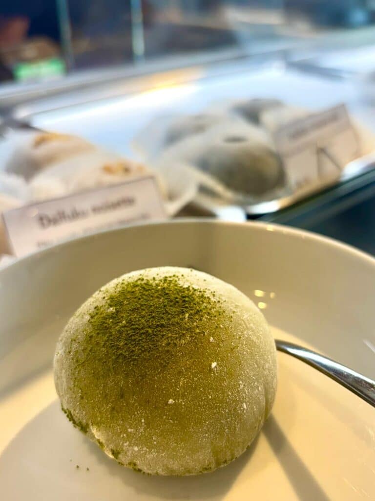 Une boule verte