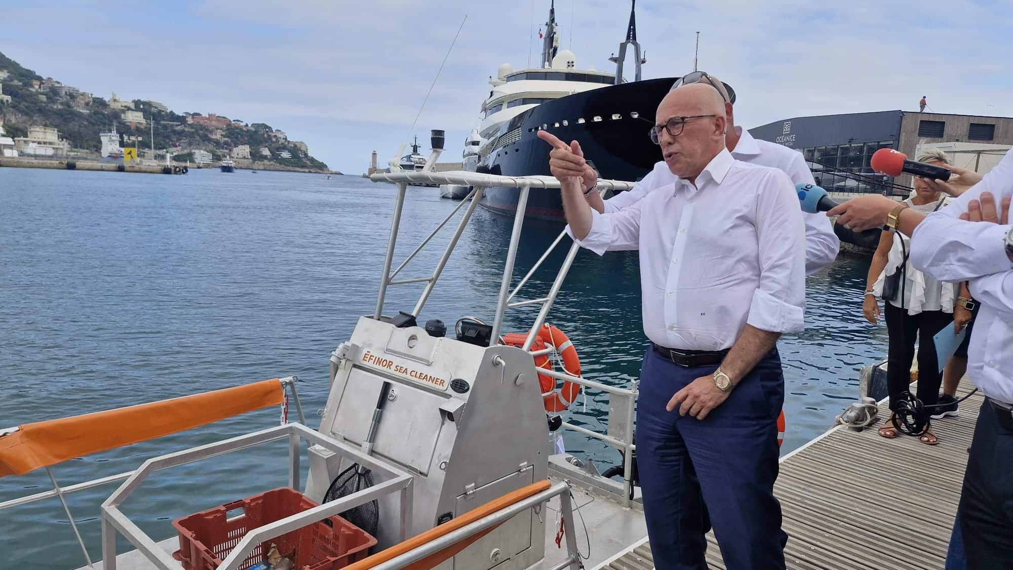 Un nouveau bateau dépollueur pour des eaux plus propres sur le littoral niçois