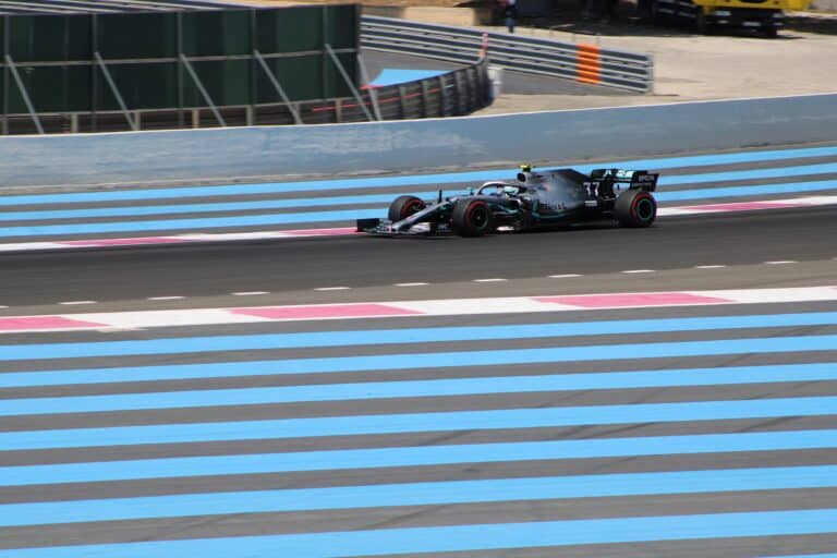 La Mercedes F1 de Valtteri Bottas sur le circuit du Castellet.