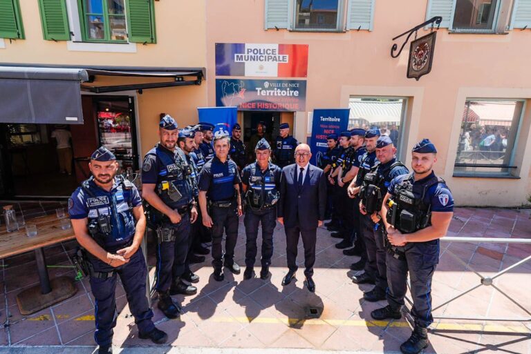 Les agents de la brigade de police municipale du poste de police du cours Saleya.
