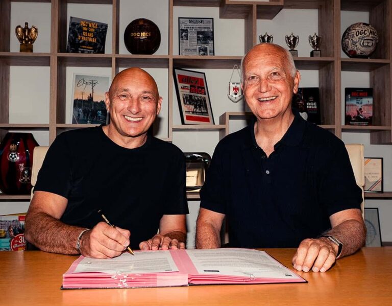 Maurice Cohen, le président de l'OGC Nice à droite avec sur sa gauche, Olivier Pantaloni, le nouvel entraîneur du Gym