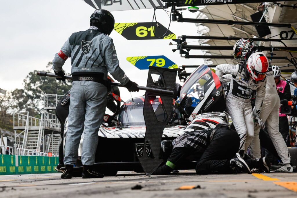 WEC : Interlagos n’a pas souri à Peugeot et Théo Pourchaire