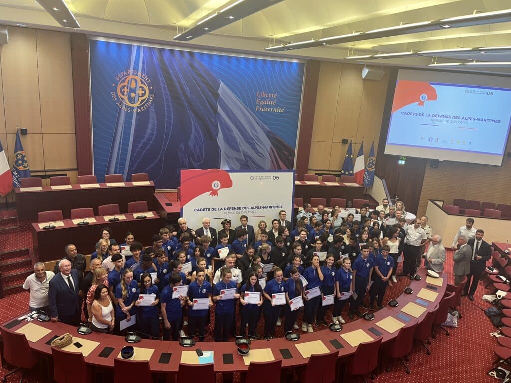 photo de fin cérémonie cadets de défense