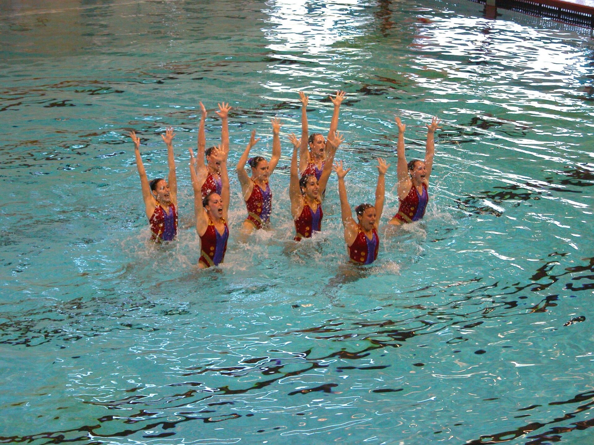 Natation artistique : à 17 ans, Milan Violon bouscule les stéréotypes et fait face aux insultes homophobes