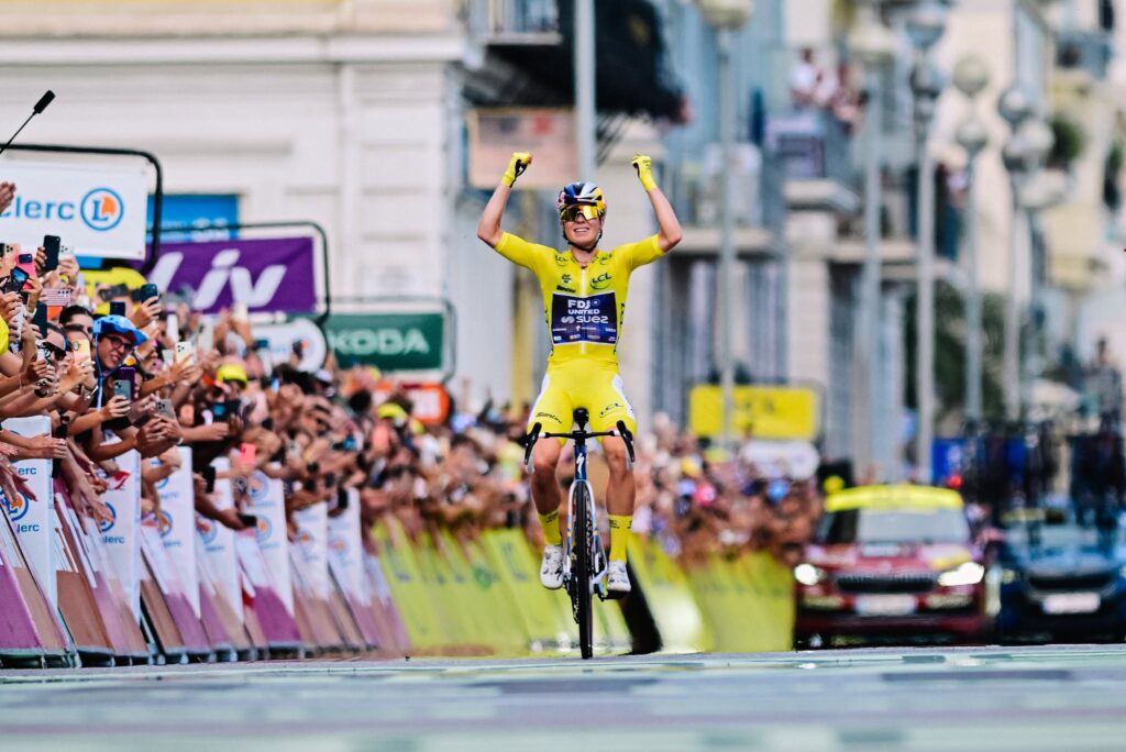 Tour de France Femmes 2026 : Demi Vollering sacrée une deuxième fois à Nice, les classements