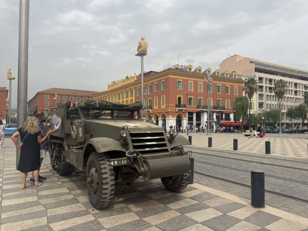 Retour en images sur l’exposition de véhicules américains pour le 82e anniversaire de la Libération de Nice
