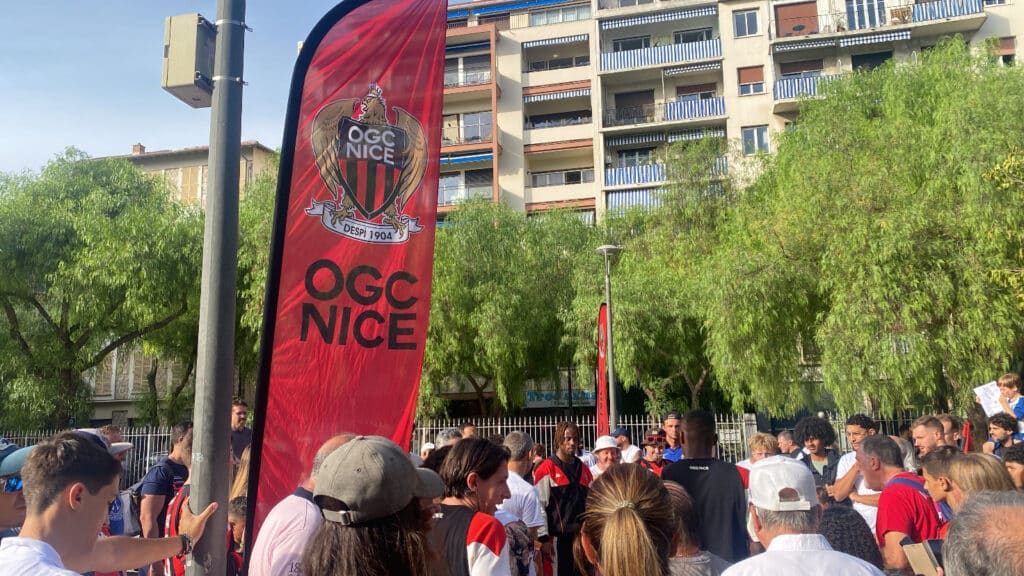 Un bain de foule pour les nouvelles recrues de l'OGC Nice.