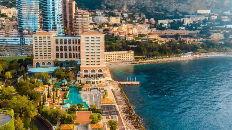 La vue mer sur le restaurant le Bleu Bay à Monaco.