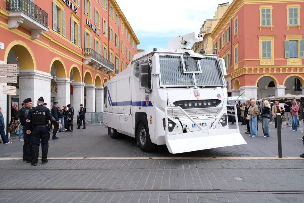 Manifestation à Nice : près de 1 000 personnes dans les rues en ce 24 octobre après-midi